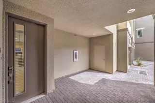 Photo #2: 2428395 Listing