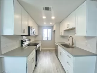 Photo #1: 2428417 Listing