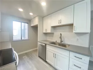 Photo #2: 2428417 Listing