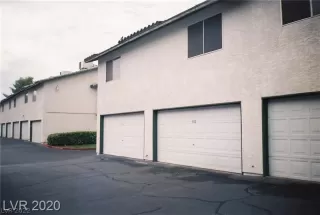 Photo #3: 2428429 Listing