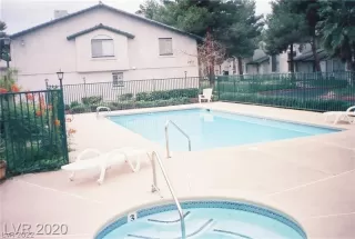 Photo #4: 2428429 Listing