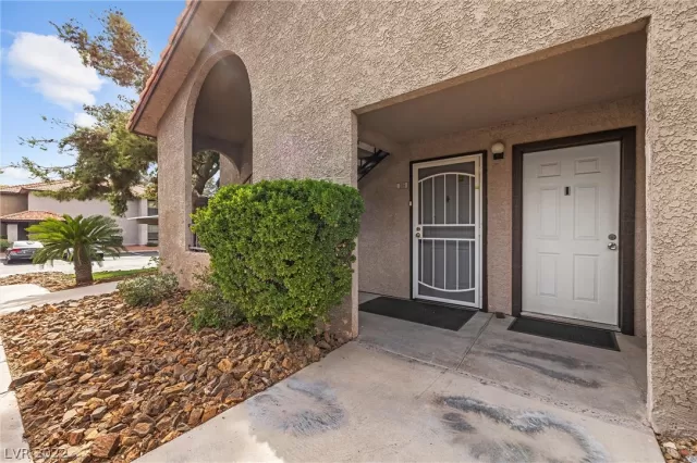 MLS: 2428434 Condo For Sale