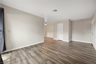 Photo #2: 2428434 Listing