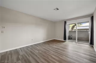 Photo #5: 2428434 Listing