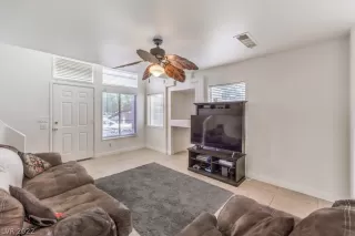 Photo #4: 2428435 Listing 