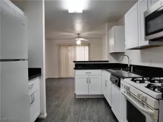 Photo #1: 2428440 Listing 