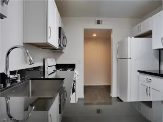 Photo #2: 2428440 Listing 