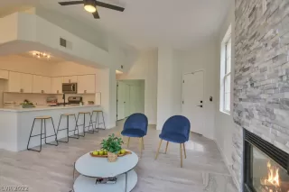 Photo #4: 2428454 Listing