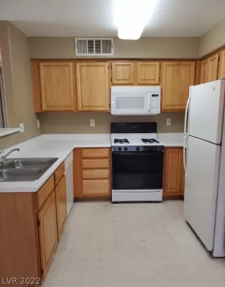 Photo #3: 2428465 Listing