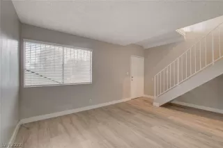 Photo #2: 2428470 Listing 