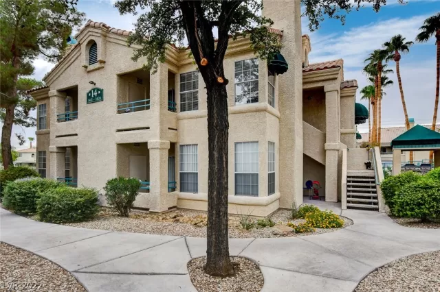 MLS: 2428471 Condo For Sale