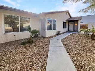 Photo #2: 2428488 Listing