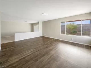 Photo #5: 2428488 Listing