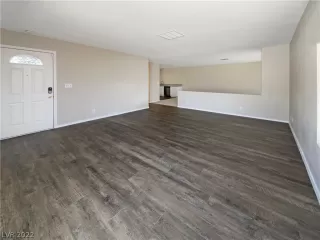 Photo #6: 2428488 Listing