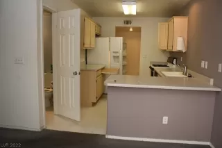 Photo #3: 2428559 Listing 