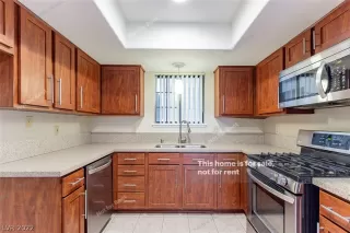 Photo #1: 2428597 Listing