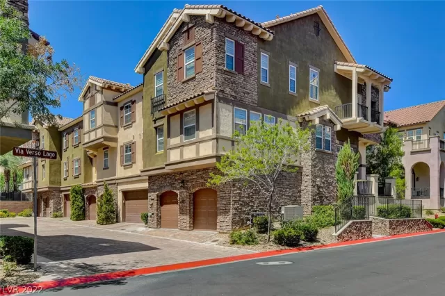 MLS: 2428622 Condo For Sale