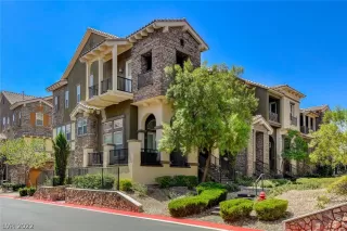 Photo #1: 2428622 Listing