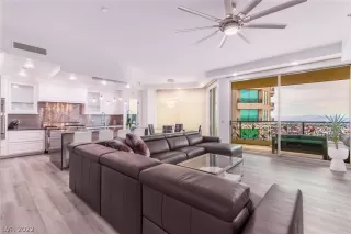 Photo #6: 2428634 Listing 