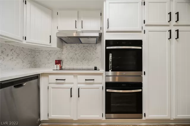 MLS: 2428650 Condo For Sale