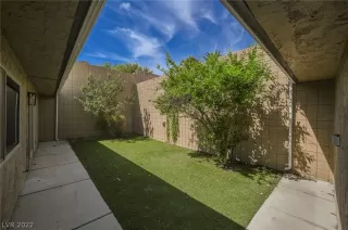 Photo #4: 2428650 Listing