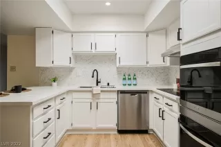 Photo #6: 2428650 Listing