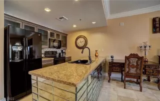 Photo #4: 2428678 Listing 