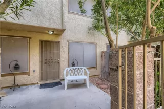 Photo #2: 2428683 Listing 