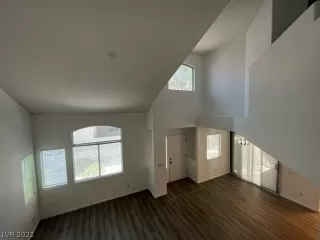 Photo #4: 2428685 Listing 