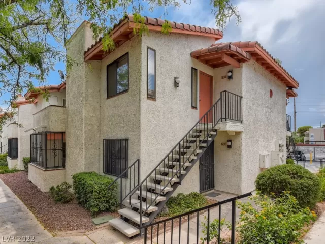 MLS: 2428753 Condo For Sale