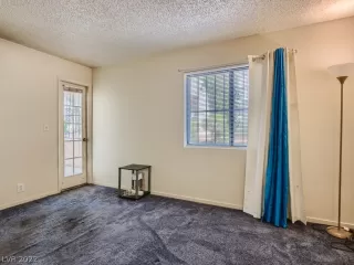 Photo #6: 2428753 Listing