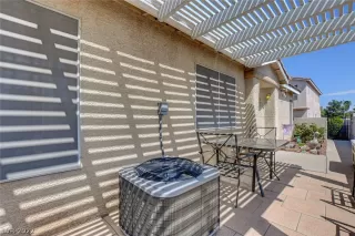 Photo #5: 2428759 Listing 