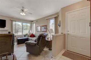 Photo #6: 2428759 Listing 