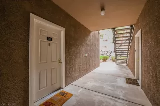 Photo #3: 2428761 Listing