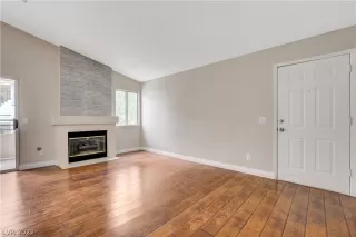 Photo #2: 2428790 Listing