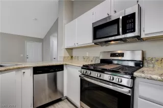 Photo #6: 2428790 Listing