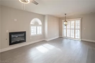 Photo #4: 2428801 Listing