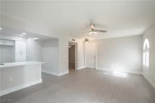 Photo #6: 2428801 Listing