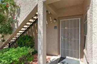 Photo #4: 2428802 Listing