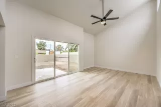 Photo #3: 2428807 Listing