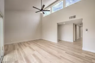 Photo #4: 2428807 Listing