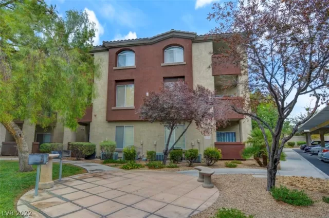 MLS: 2428834 Condo For Sale