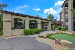 Photo #5: 2428834 Listing 