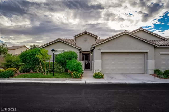 MLS: 2428891 Condo For Sale