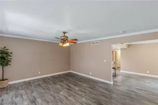 Photo #5: 2428898 Listing