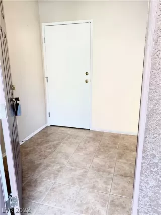 Photo #3: 2428921 Listing