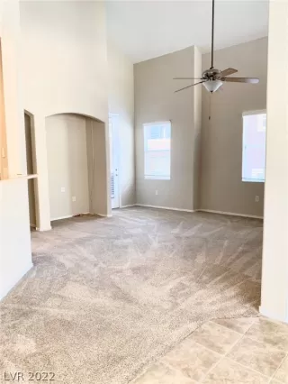 Photo #5: 2428921 Listing