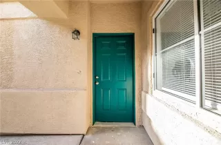 Photo #3: 2428933 Listing