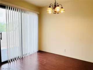 Photo #4: 2428963 Listing