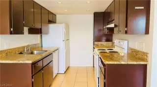 Photo #5: 2428963 Listing